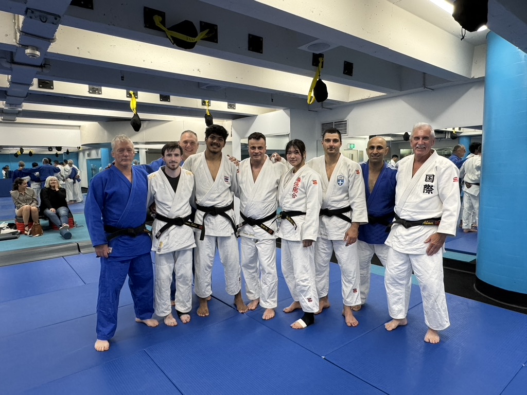 6AF86944-BDE9-4BA9-A63F-90CA64FE07D6_1_105_c