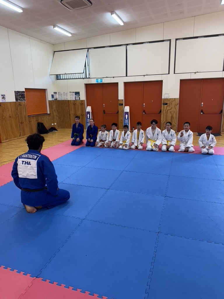 04D794F8-0B63-42D6-BBB5-8AFF870C321E_1_105_c